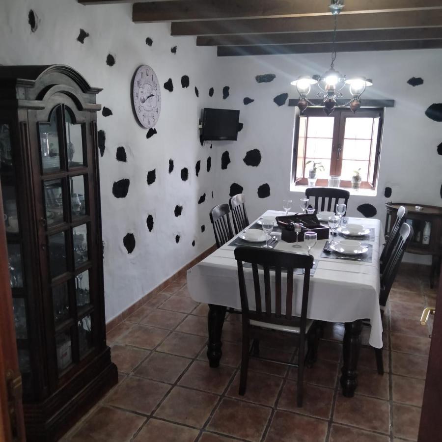 Lanzarote Casa Volcanica-Anclada Sobre La Lava Del Volcan Montana Blanca Kültér fotó