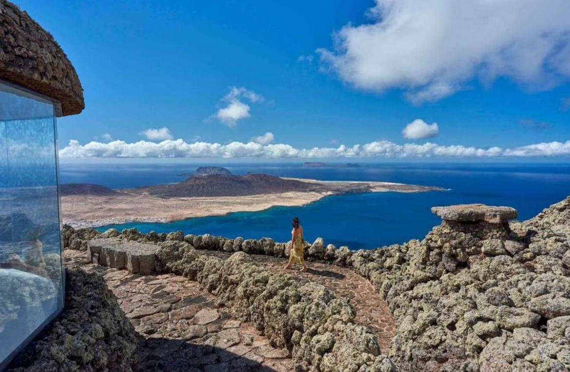 Lanzarote Casa Volcanica-Anclada Sobre La Lava Del Volcan Montana Blanca Kültér fotó